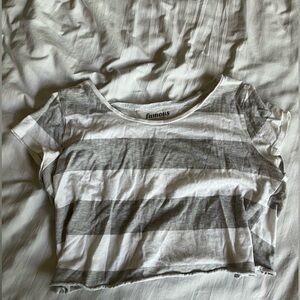 Cropped T-shirt with grey and white stripes